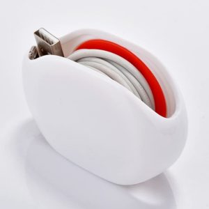Automatic earphone winder
